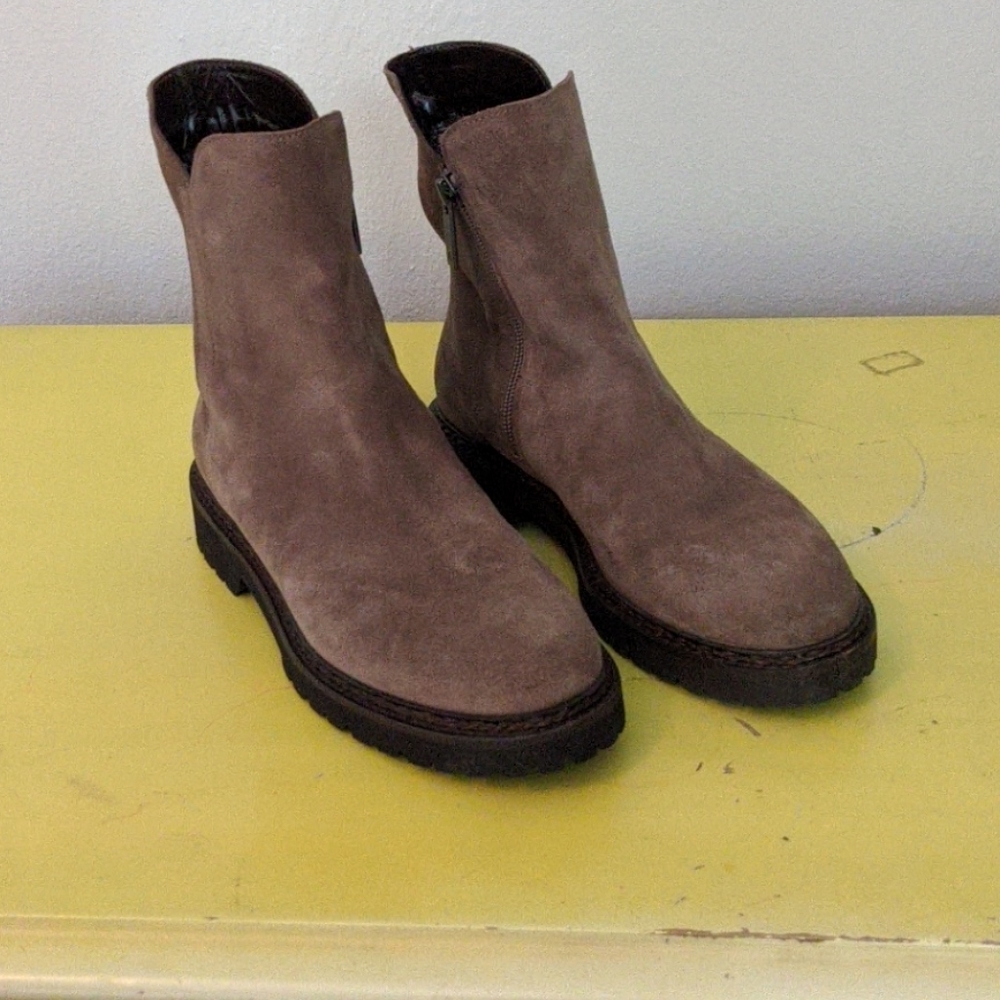 Aquatalia Madelyn boot in taupe